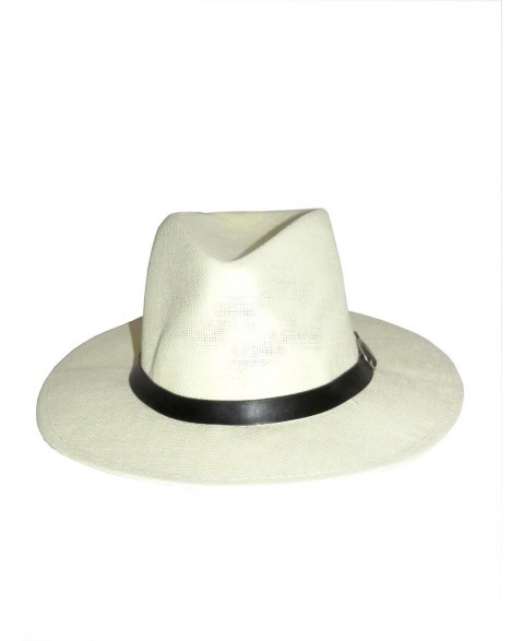 Hat with buckle