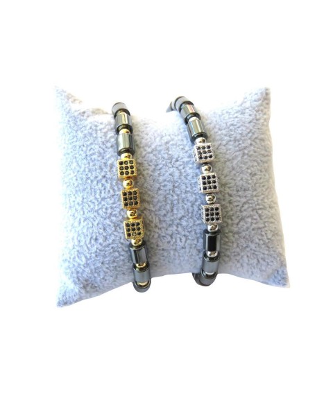 Women's dice bracelet